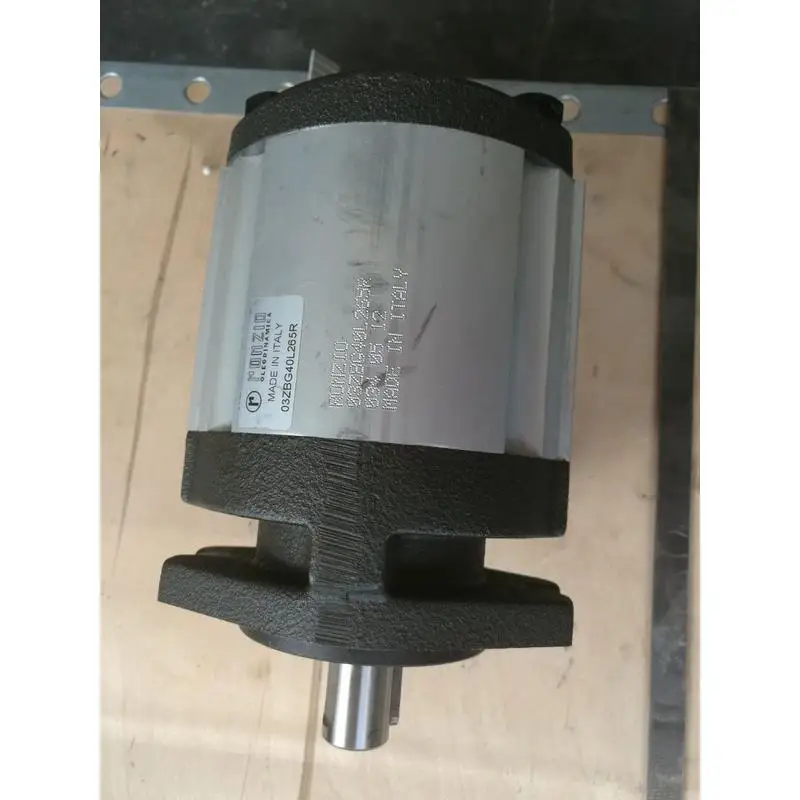 RONZIO02ZAG14C035D gear pump
