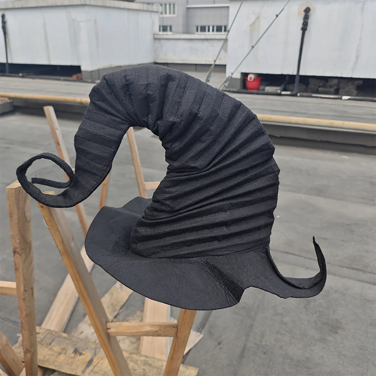 Halloween-Hut, Hexenhut mit Dekor, Rüschenrand, Halloween-Cosplay-Kopfbedeckung für Karnevalskostüme, dunkler Stil, schwarzer Hut – Detail 4