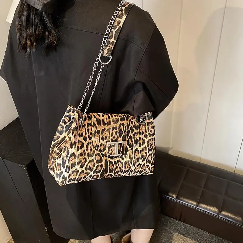 Elegant Large Capacity Leopard Print Underarm Bag Women's Single Shoulder Chain Crossbody Bag Fashionable Versatile Autumn Wi...