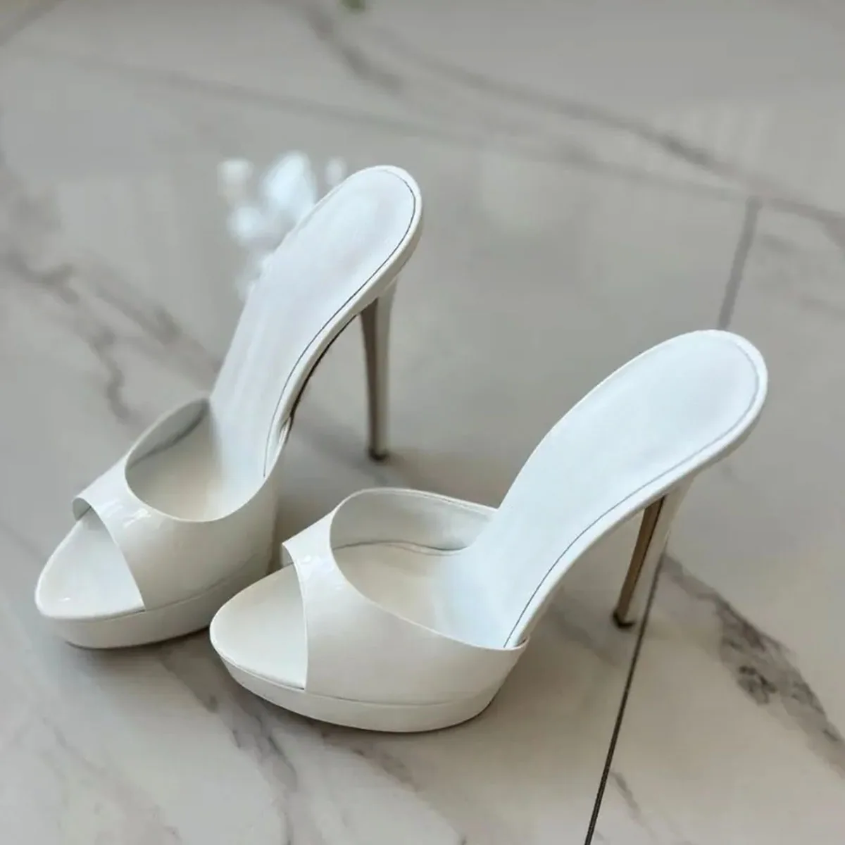 

Arden Furtado 2025 Summer White Patent Leather Platform Banquet shoes round toe Super high heel Word slippers large size