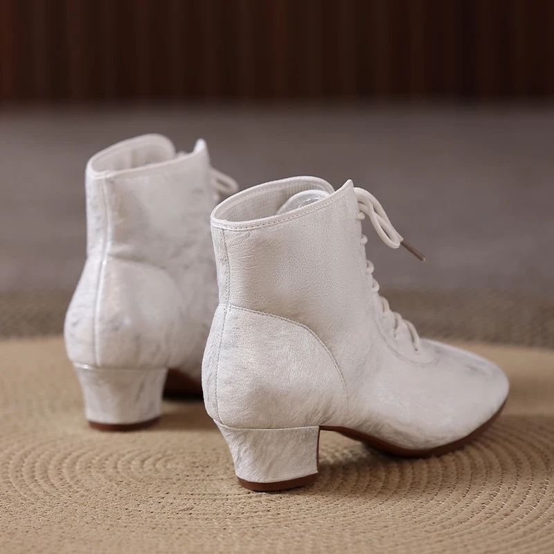 여성용 흰색 댄스 부츠, 성인용 야외 현대 및 라틴 댄스 신발, 편안한 밑창이 있는 레이스 업 미드 힐 댄스 부츠