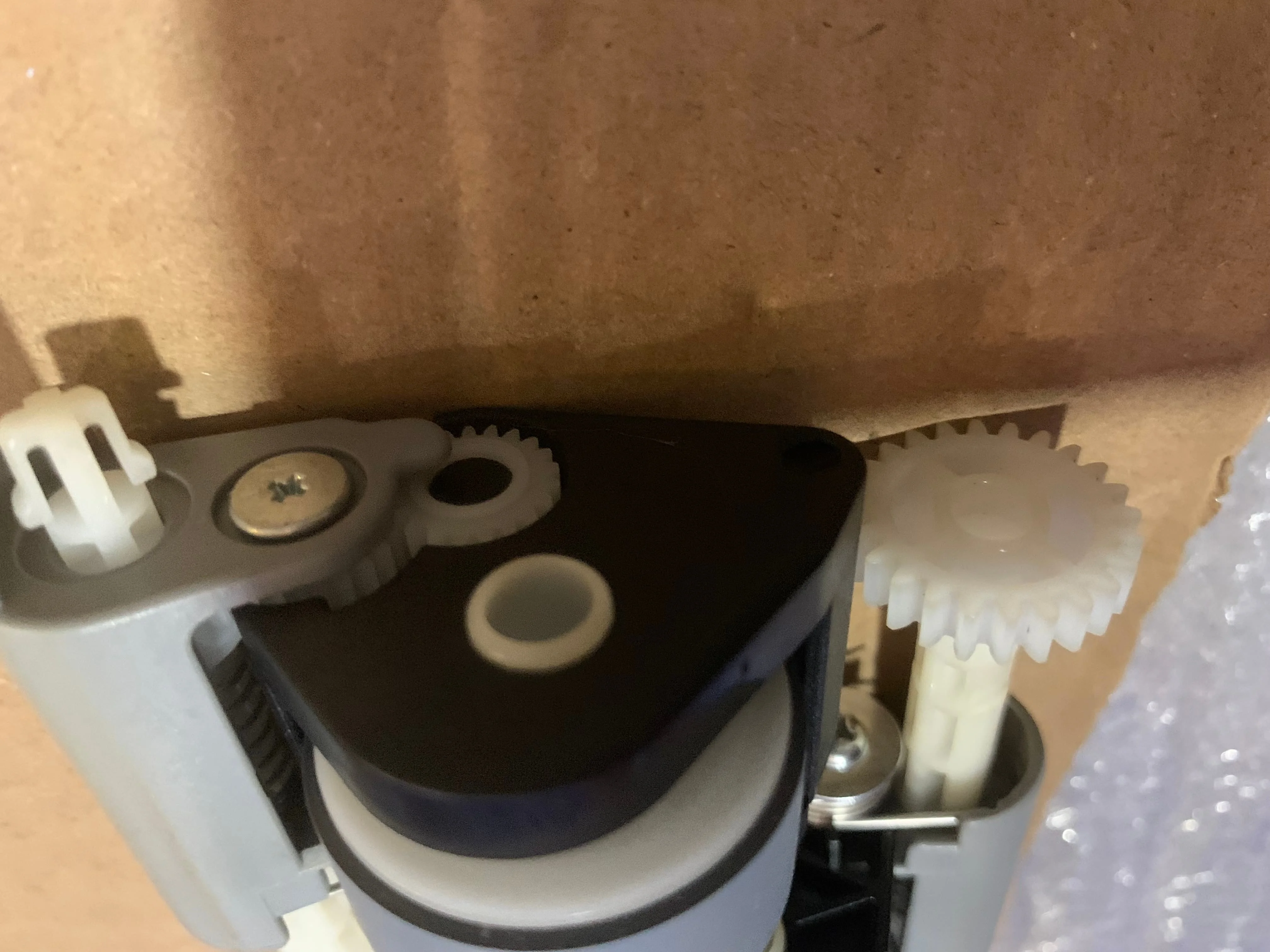 

1X Original 1547069 PICK ASSY Pickup Roller for Epson L200 L201 L100 L101 T22 ME33 ME330 ME35 ME350 TX120 TX130 SX125 S22 SX130