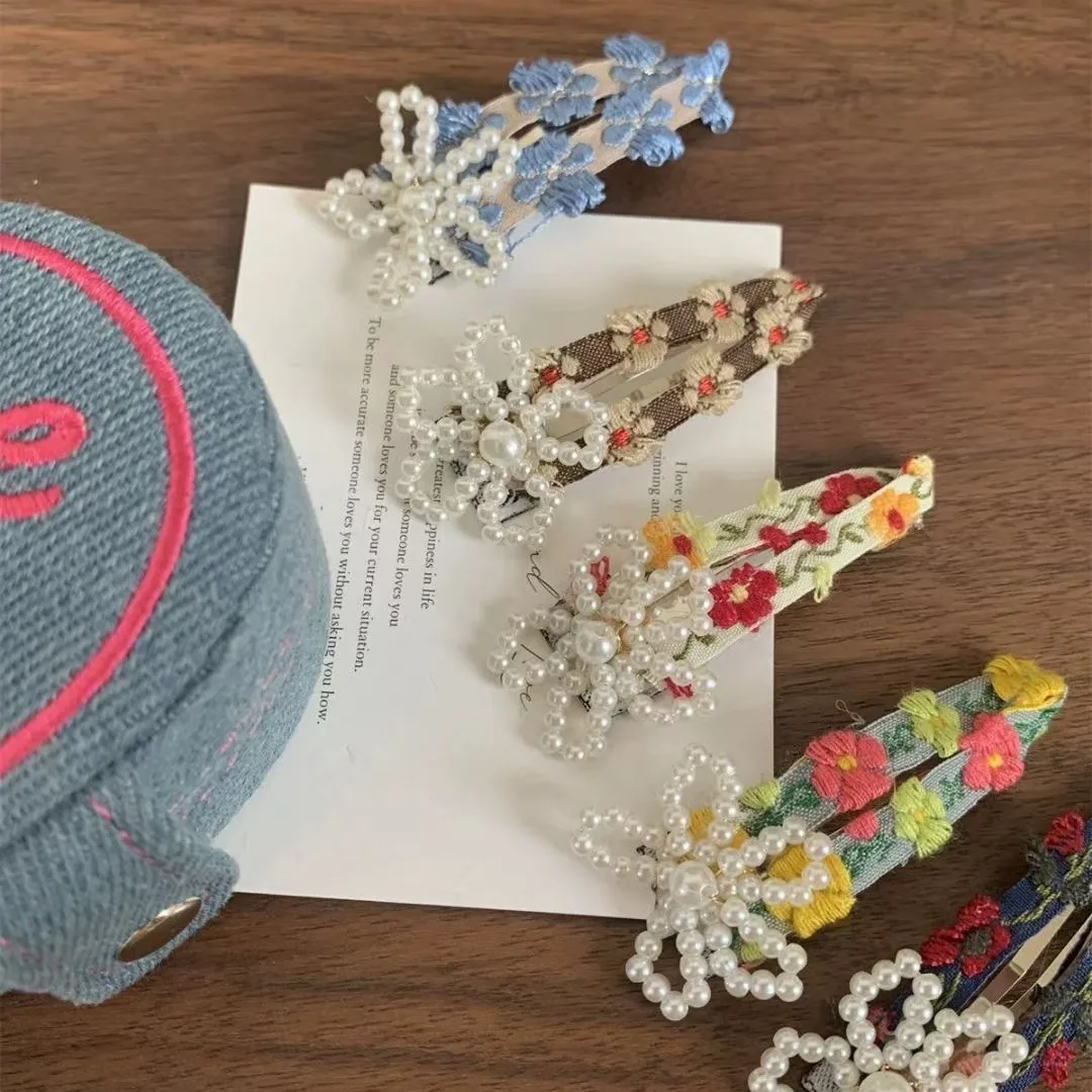 

Flower Hairpins Girls Kids Artificial Pearls Hairclips SpringBeaded Flower Side Clip with Simple and Fashionable Design