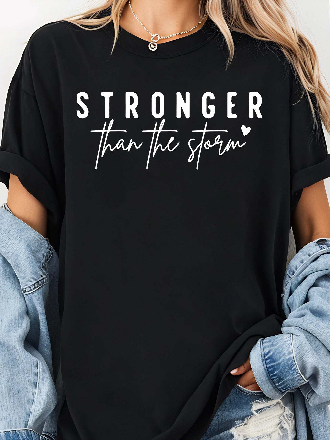 Stronger Than The Storm Grafisch T-shirt met hartdetail Dames Casual oversized T-shirt voor dagelijks gebruik
