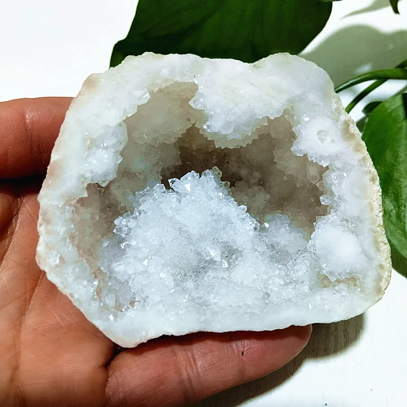 

Natural Stone White Agate Geode Crystal Cluster Druzy Cave Reiki Meditation Spiritual Healing Feng Shui Room Decoration