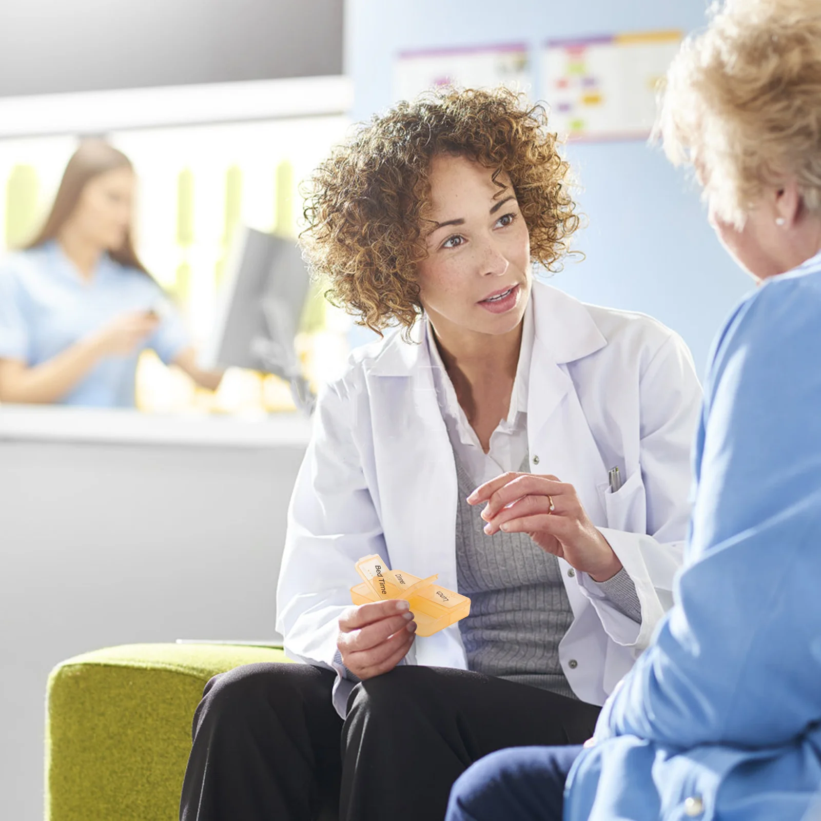 

2Sets Portable Pill Organizer Food Grade PP Compact 14 Compartments Travel Case Medicine Storage Holder for Outdoor Use