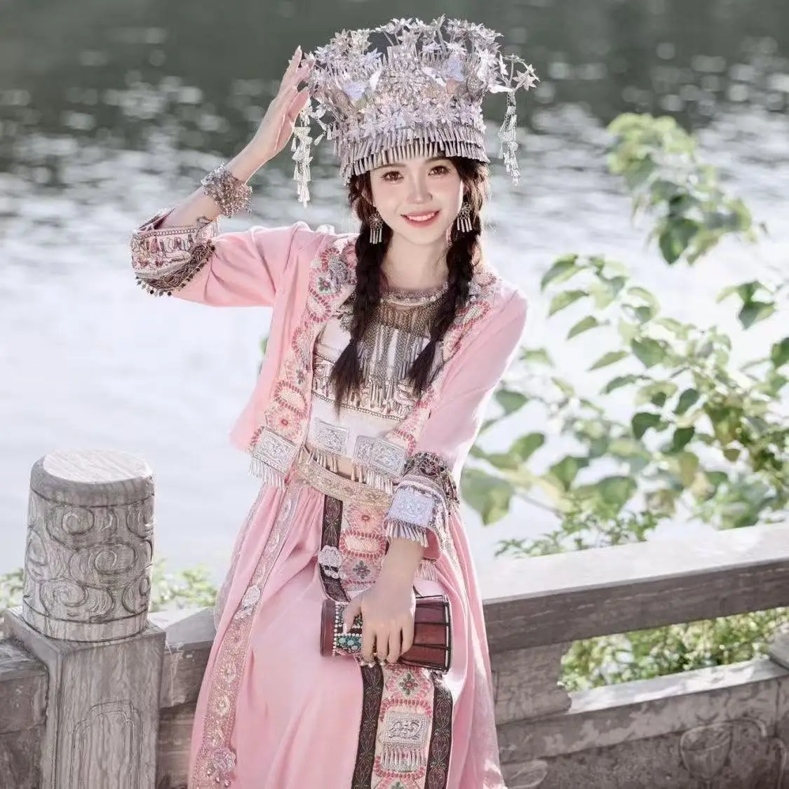 Strój damski Hmong, styl narodowy, etniczna mniejszość Tujia, różowe stroje sceniczne dla dziewcząt, vintage, odzież podróżna, ubrania ślubne, strój świąteczny