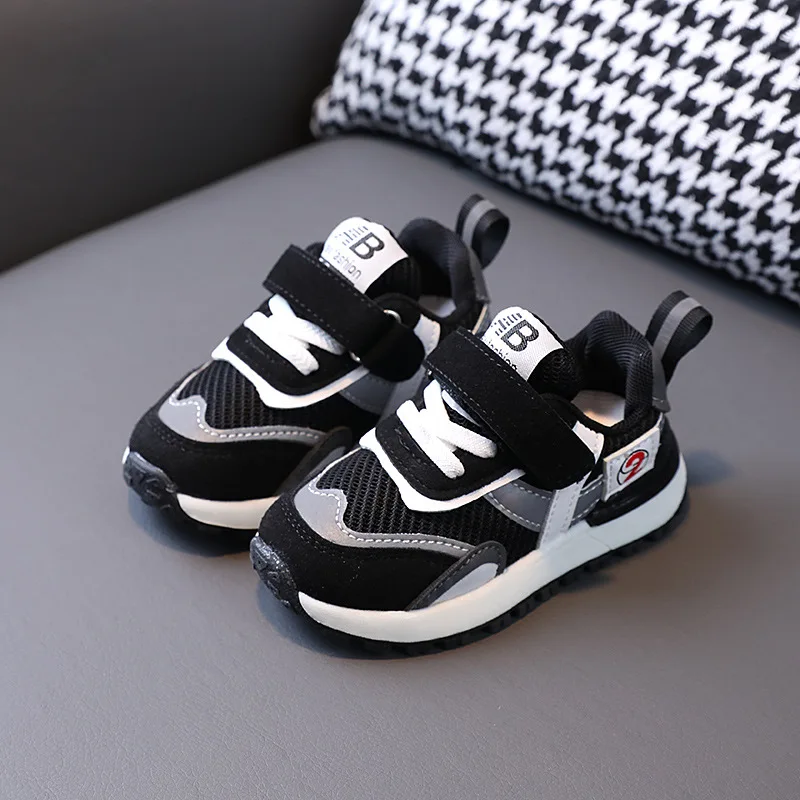 

New Four-Season Children Sports Shoes Kids Flat Shoes Boys Mesh Casuals Sneakers Kids Girls Baby Breathable Walking Sports Shoes