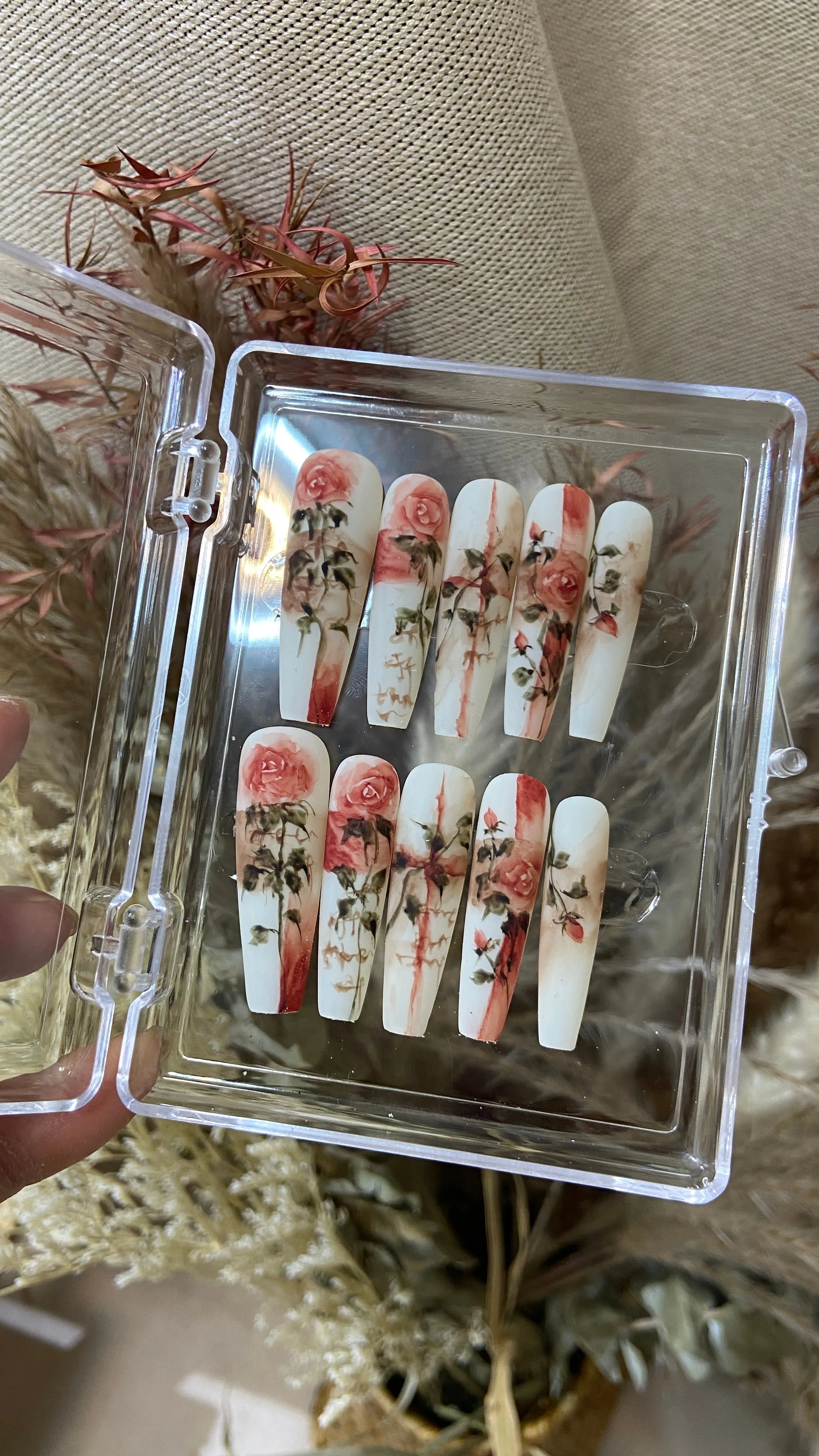 

High-End Chinese Style Painted Fashion Manicure (101)
