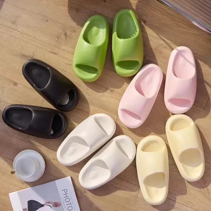 

2025 Summer Mens EVA Bread Slippers Anti-Slip Soft Couple Home Slippers Thick Bottom Comfort Indoor Bathing Slippers