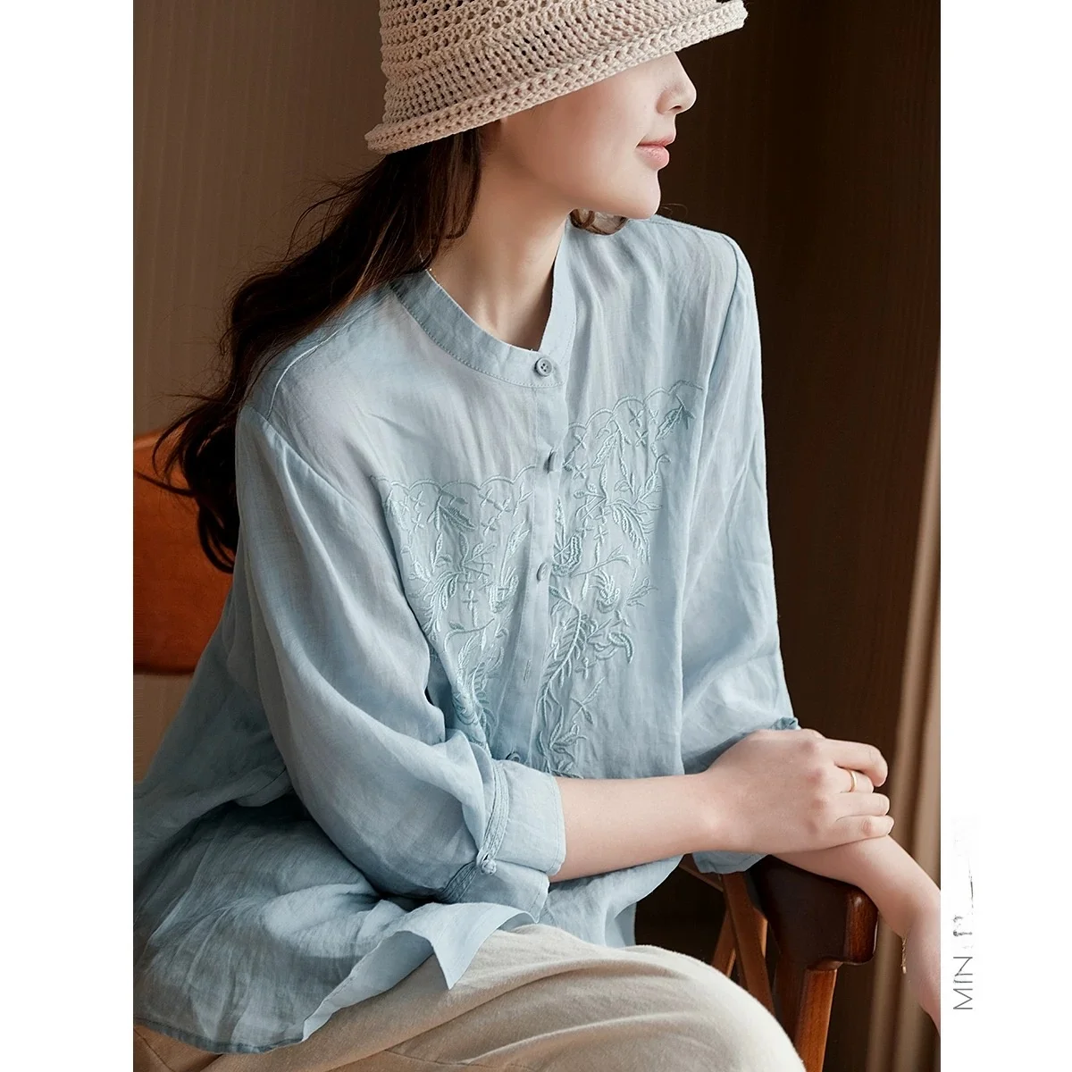 

Элегантная женская рубашка больших размеров из хлопка и льна с вышивкой, свободного кроя, с воротником-стойкой, весна-лето, новый стиль, комфортная.