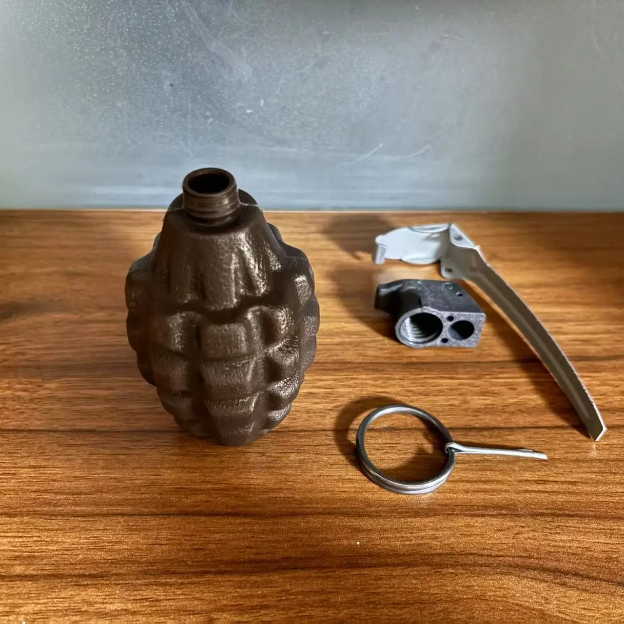 1 قطعة نسخة MK2 البلاستيك غير وظيفية الأناناس الرعد نموذج لاعب مجموعة من فيلم التلفزيون الدعائم هدية الديكور #2