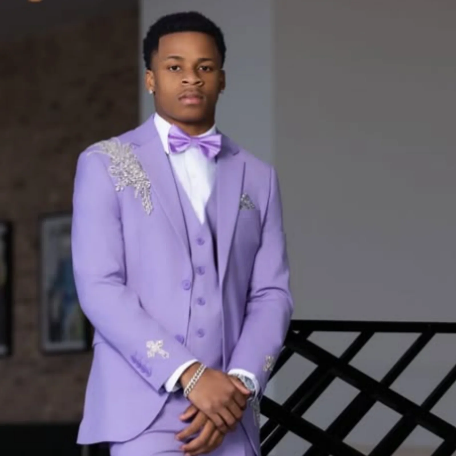 

Мужские костюмы с индивидуальным дизайном и стразами для свадьбы, выпускного вечера, вечеринок, блестящие блейзеры, комплекты из 3 предметов, смокинги, приталенный крой.