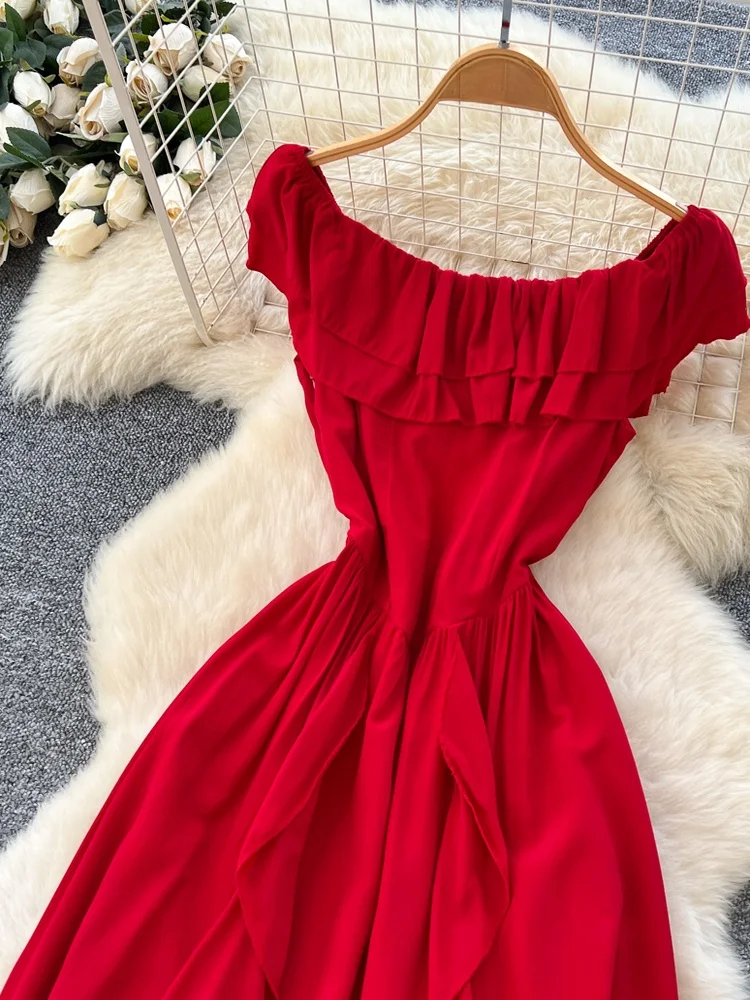 Czerwona szyfonowa sukienka na jedno ramię, damska, wiosna 2026, czysta pożądanie, asymetryczna, z podkreśloną talią, długa spódnica, koreański styl, wysoki stan.