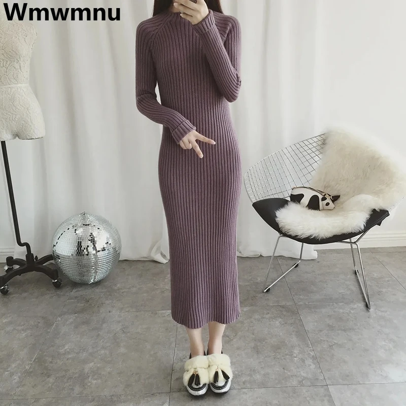 

Женское трикотажное платье-свитер средней длины, с длинным рукавом и круглым вырезом