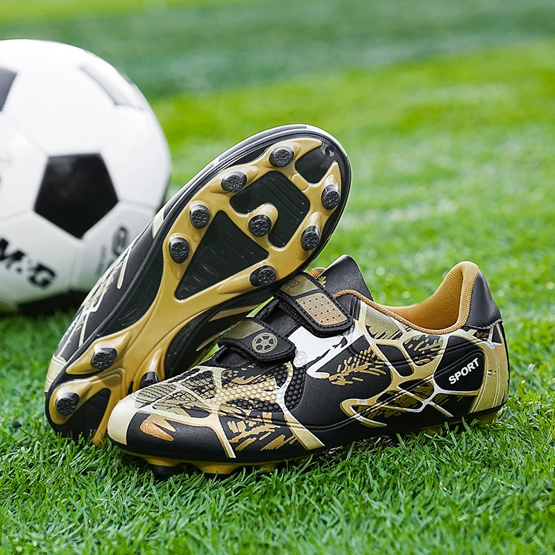 

A pair of children's four-season leather football shoes with long studs, wear-resistant football shoes, sizes 28-38，MZ-A166-1