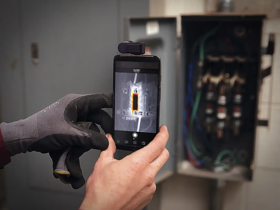 Seek Compact XR PRO Thermal Imaging For Smartphone Infrared Camera For Industrial Testing And Repair