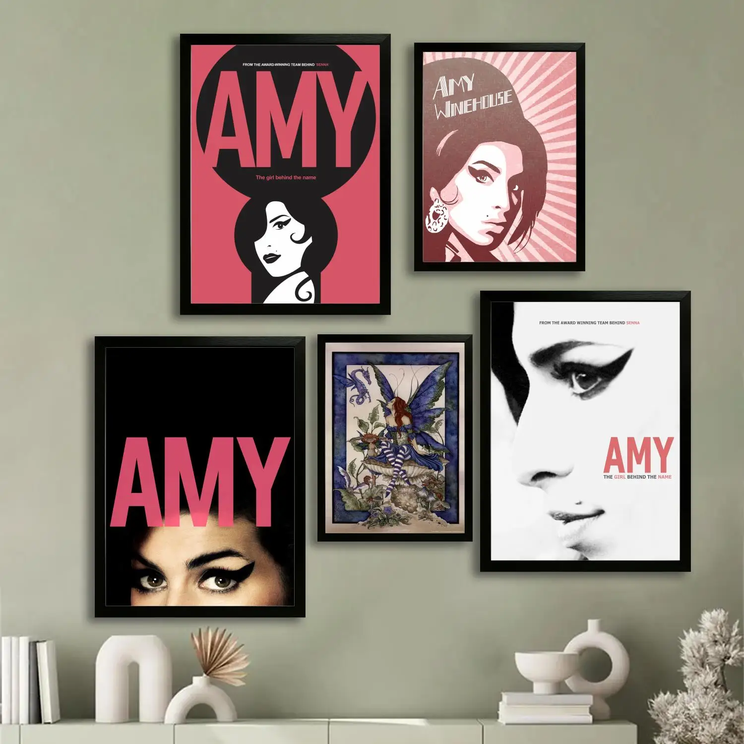 

Amy Canvas Art Poster and Wall Art, Picture Print, Modern Family, Bedroom Decor, Posters,Decorative painting