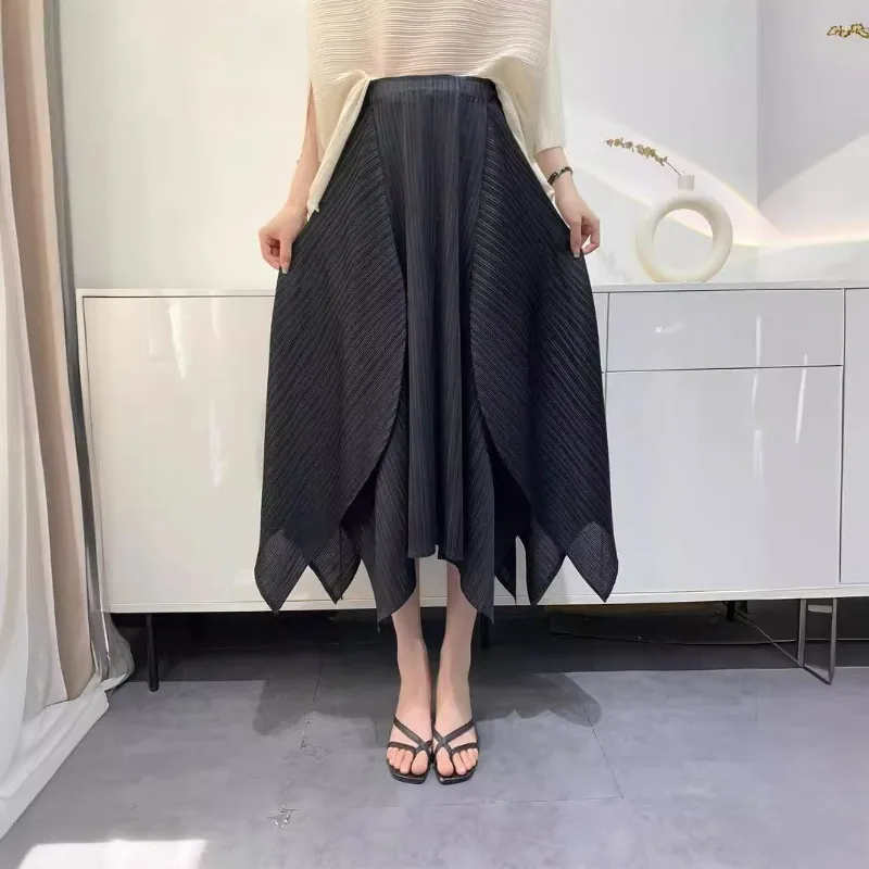 Autumn Pleated Skirt for Women with Loose and Irregular Patchwork Design, Tulip Petal Skirt for Elegant Women in Korean Version