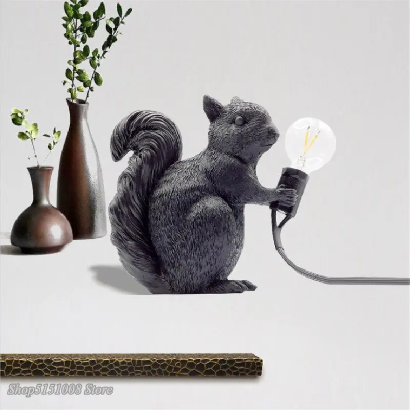 Italy Resin Led Table Lights Mini Cute Squirrel Night Lights Bedroom Living Room Home Decol Table Lamps Gift Desk Light Fixtures