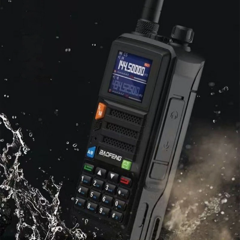 جهاز اتصال لاسلكي أصلي عالي الجودة من Baofeng مقاوم للماء والغبار عالي الطاقة محمول لتسلق الجبال في الهواء الطلق جولة ذاتية القيادة