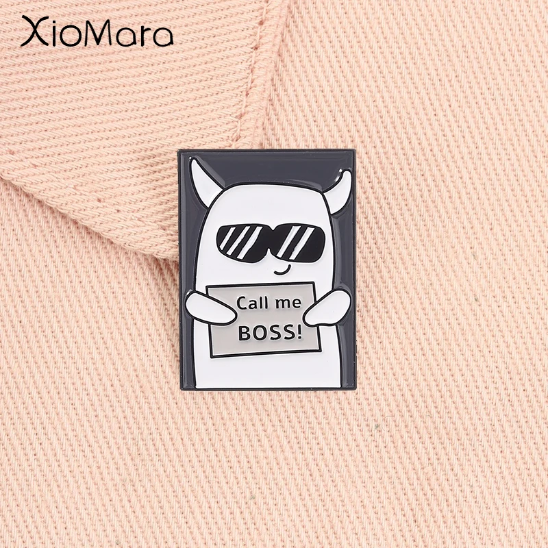 Call Me Boss Emaille-Anstecknadel Cooles Weißes Monster-Dämon mit Sonnenbrille Lustiges Humor-Zitat Brosche Reversnadel Schmuck Geschenke für Freunde