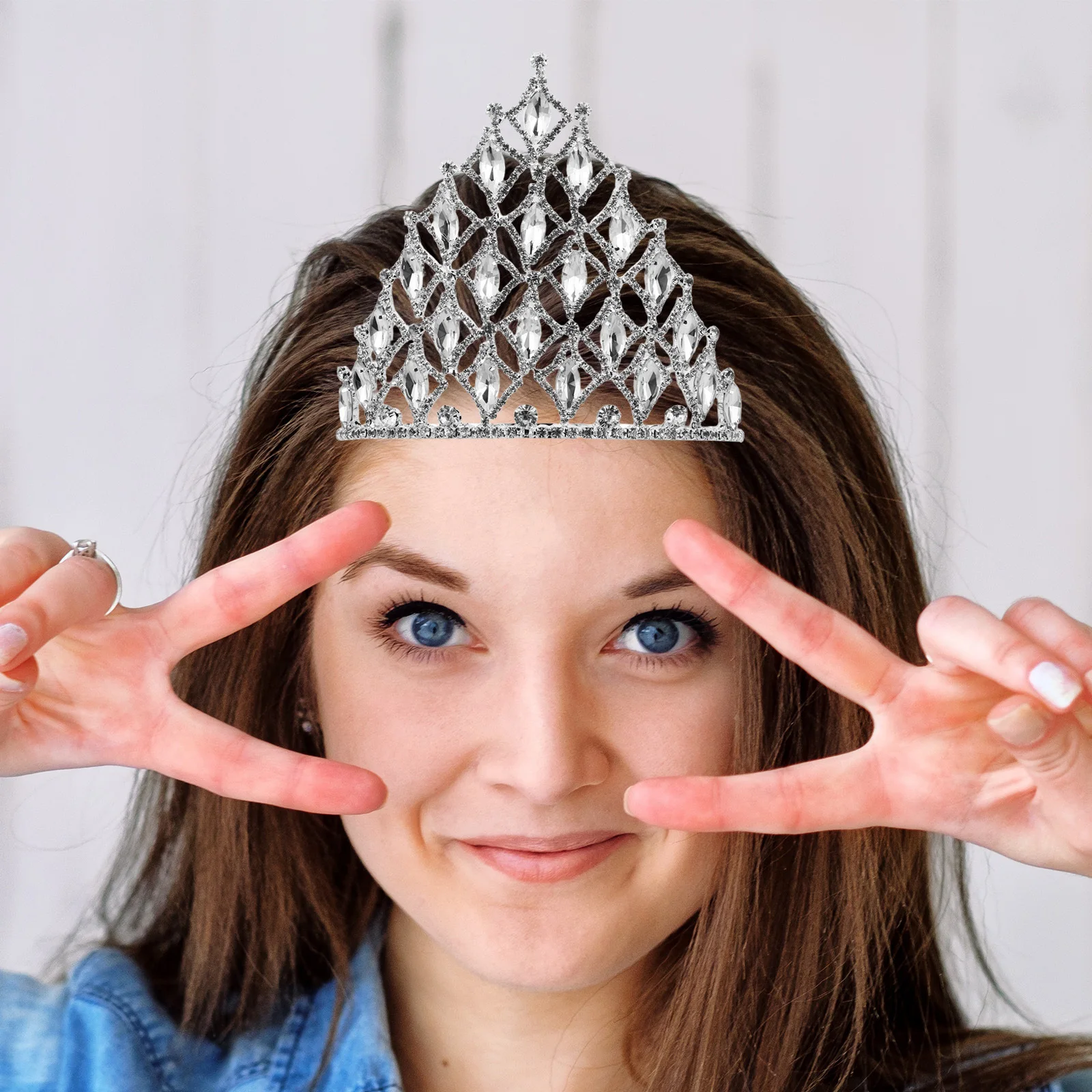 Exquisite Women Girl Tiara Crown with Comb Sparkling Rhinestone Headwear for Bridal Prom Party Wedding Birthday Vintage Hair