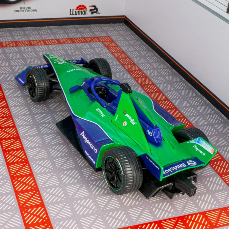 

1:24 McLaren Maserati Porsche Formula One racing alloy static ornaments collection can be given as a birthday gift to friends