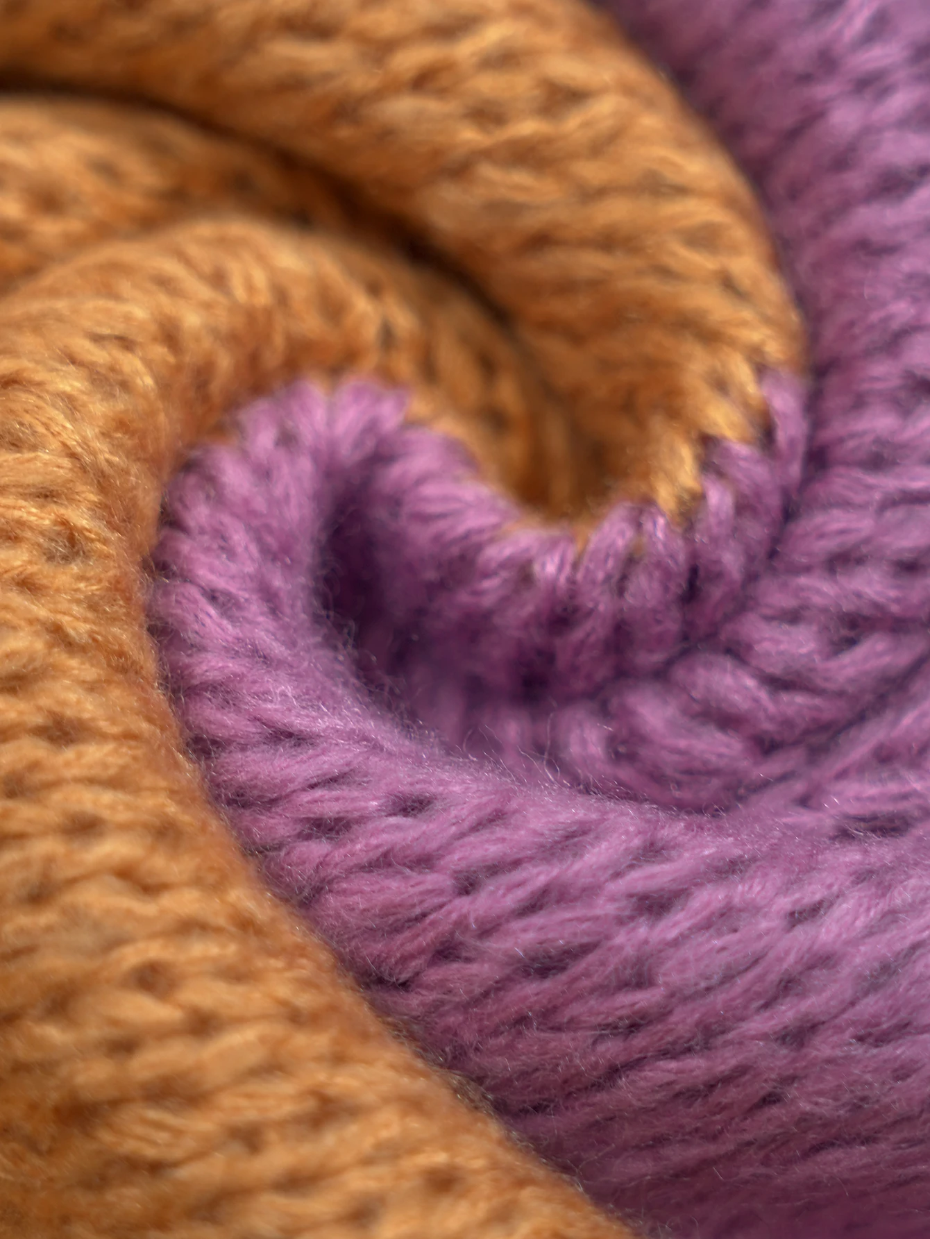 سترة صوفية متماسكة جديدة للخريف والشتاء للنساء، مصممة بنمط كسول، بلوفر أرجواني فضفاض برقبة دائرية، بلوزة كاجوال وأنيقة للتنقل في المناطق الحضرية، ملابس متماسكة على طراز Instagram، ملابس مناسبة للعام الجديد، هدية عيد الميلاد