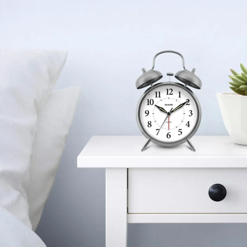 Sveglia analogica al quarzo a doppia campana, metallo spazzolato argento, allarme forte, funzionamento a batteria