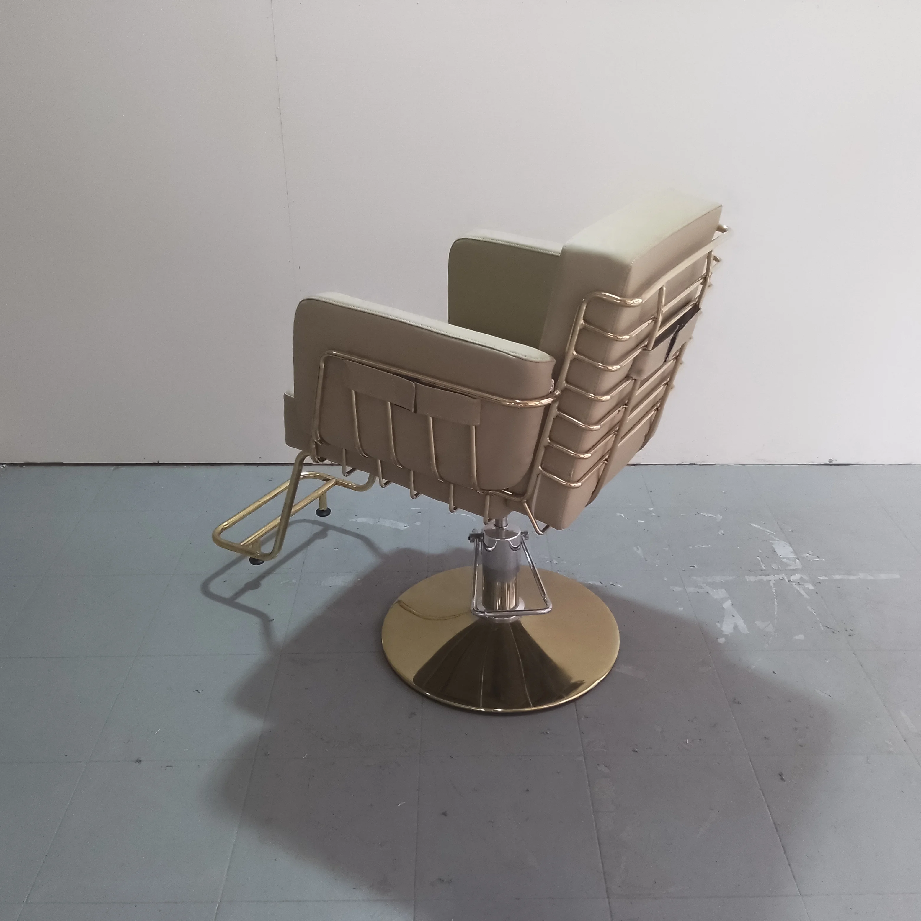 Professional Heavy Duty Barber Chair,Luxury And Comfortable Stainless Steel Base Barber Chair With Customizable Color LOGO Salon