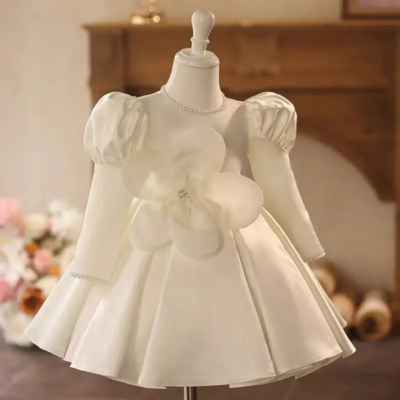 Vestido blanco elegante para niña, hasta la rodilla, manga larga, flores hechas a mano, Boda de Princesa, vestidos de fiesta de cumpleaños para niños pequeños J496