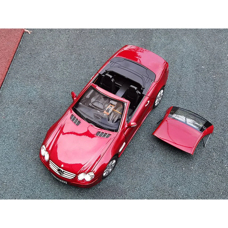 1:18 Scale SL500 R230 Convertible Alloy Car Model Collection Ornaments