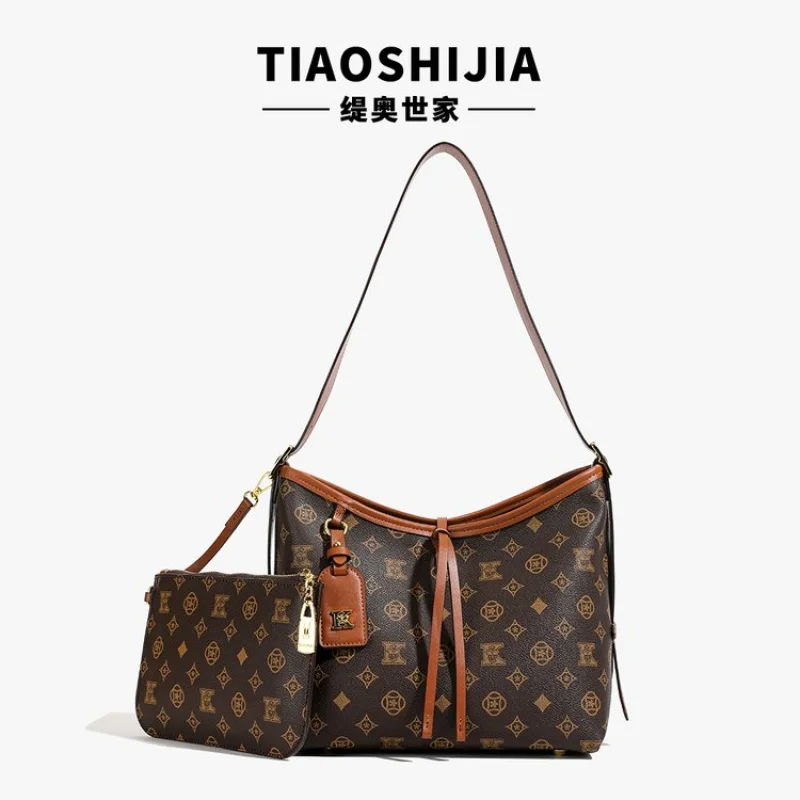 

Fashionable Ladies Messenger Bag Made Of Premium Leather Boasting Paris Casual Vintage Spacious Neat Daily Look​