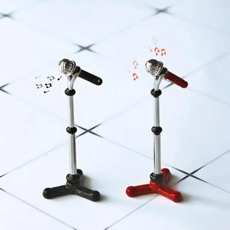 ▶ 1 Stück Puppenhaus-Dekoration 1/12 Puppenhaus-Zubehör Miniatur-Simulation Mini-Legierungsmikrofon mit Ständer Modellspielzeug