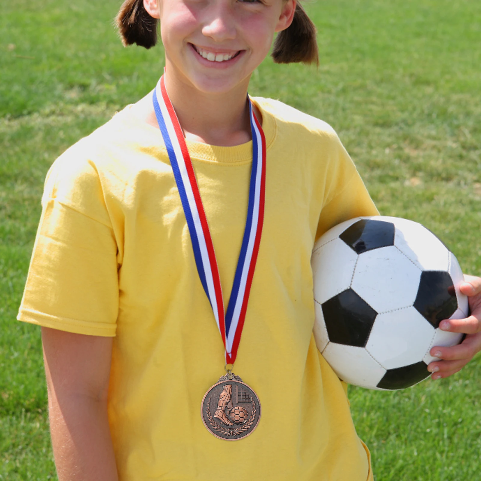 

3 Pcs Zinc Alloy Medal Awards Baseball Winning Prizes Gold Trophies School Football Medals for with Neck Ribbon