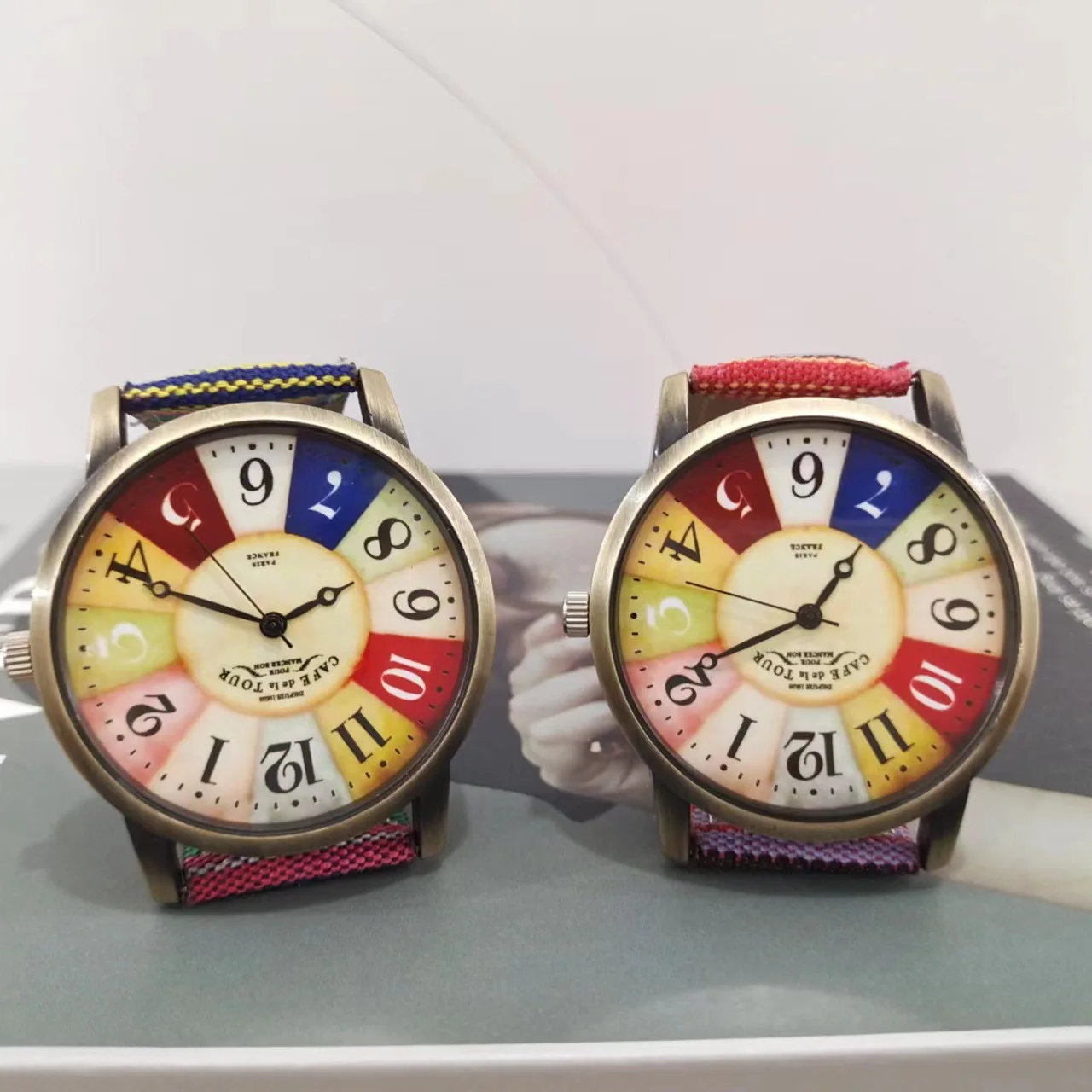 UTHAI CQ351 Relógio masculino casual e moderno, relógio feminino colorido, relógios de casal hippie, presentes de relógio legal, relógios para homem