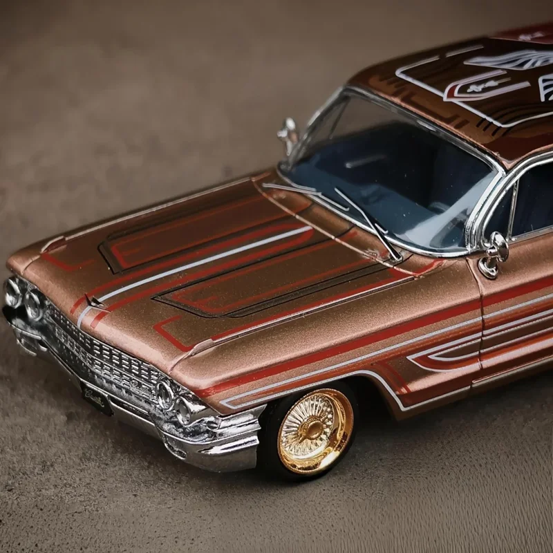Nieuw Op Voorraad Mk 1: 64 Cadillac DeVille 2025 Hec Tentoonstelling Legering Model Auto Miniatuur Diecast Ornamenten Custom Speelgoed Kids Gift