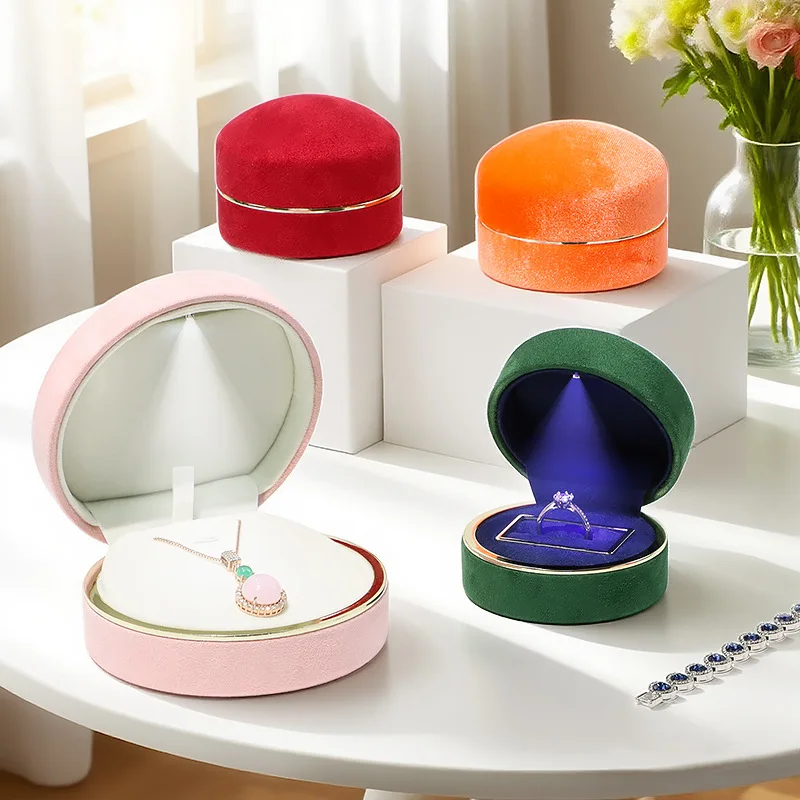 New Round Velvet Light Boxes LED with Light Jewelry Box Fashion Ring Box Gift Packaging Box Tools for Couples Proposing Marriage