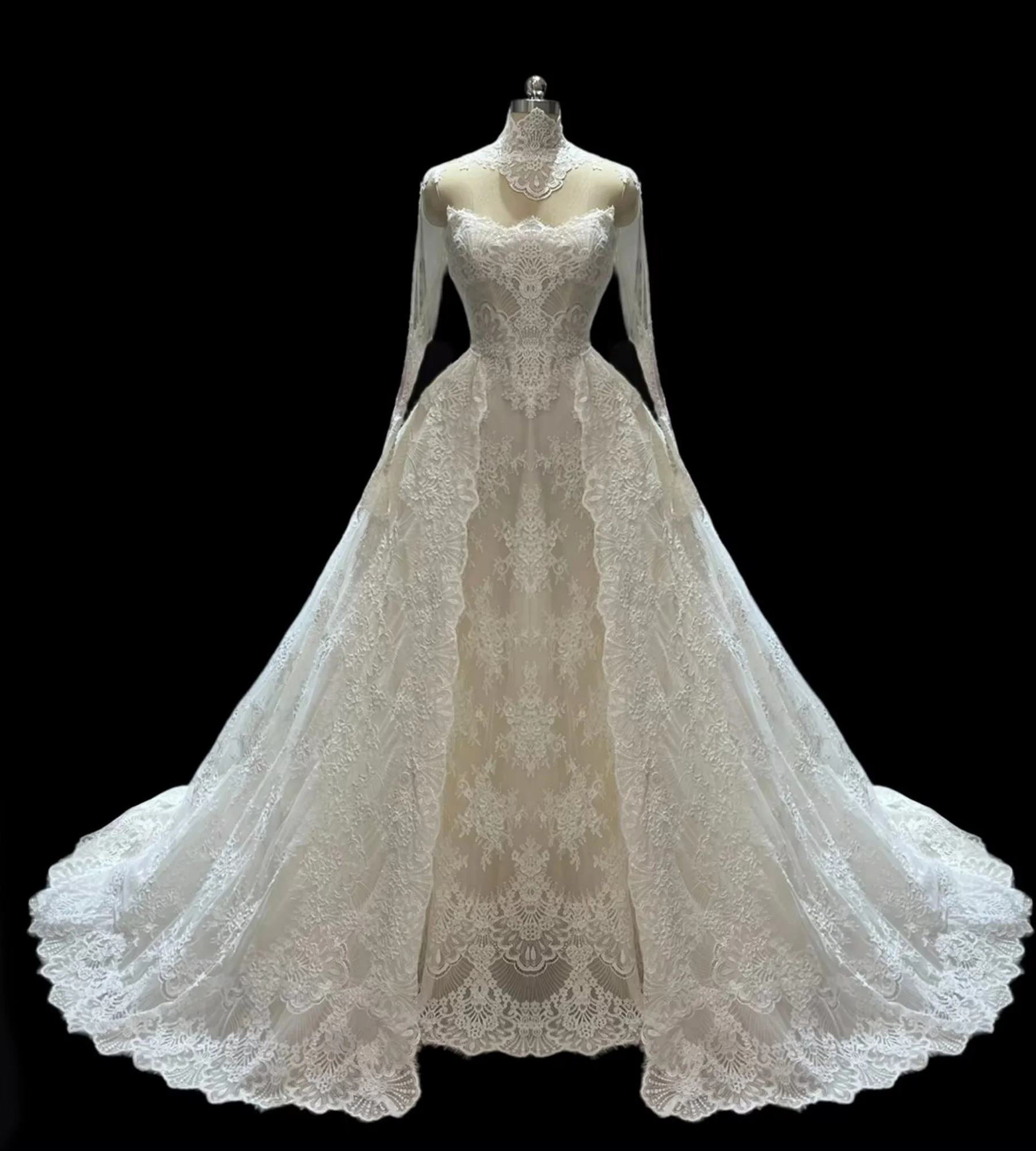 Elegant Two Pieces Off White Ball Gown Wedding Dress Sweetheart Neck Sheer Long Sleeve Bridal Gowns Customized