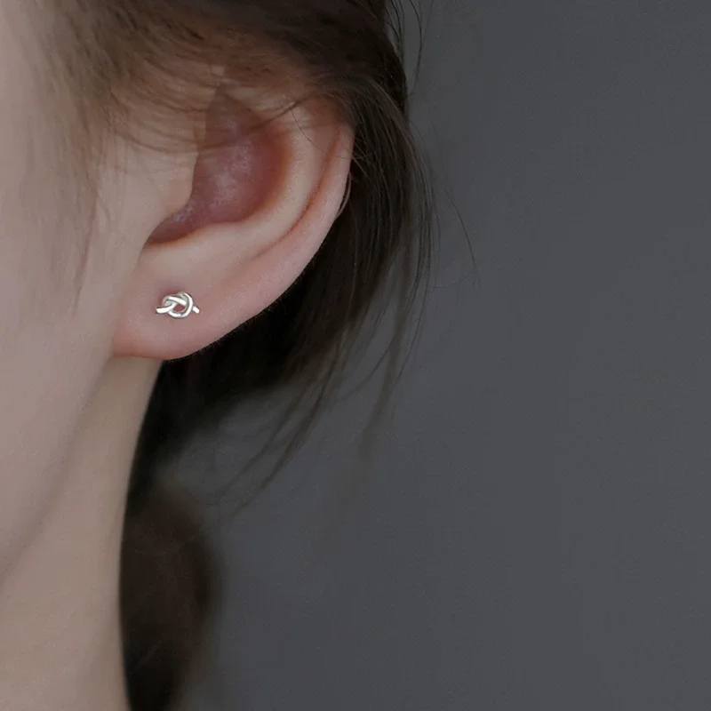 Серебряные-серьги-гвоздики-в-форме-завязы-для-женщин-милые-маленькие-металлические-серьги-простые-геометрические-индивидуальные-украшения-в-стиле-панк