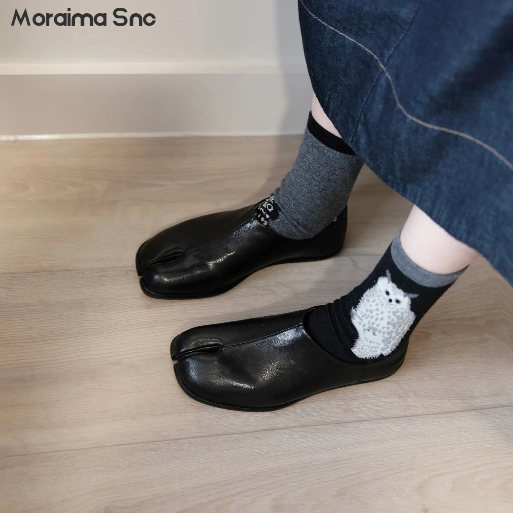 Black Flat-Soled Split-Toe Shoes Shallow Mouth Round-Toe Casual Loafers Flat Shoes Retro Slip-On Fashion Leather Woman's Shoes