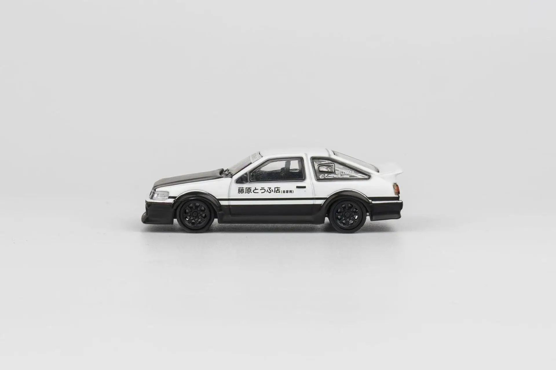 **Pre-order ** DCT 1:64 RWB AE86 Witte aangepaste versie gegoten modelauto