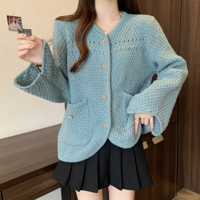 2023 New Women\'s Clothing Long Sleeve V-Neck Knitted Loose Casual All-match Solid Color Button Spliced Sweaters Cardigan