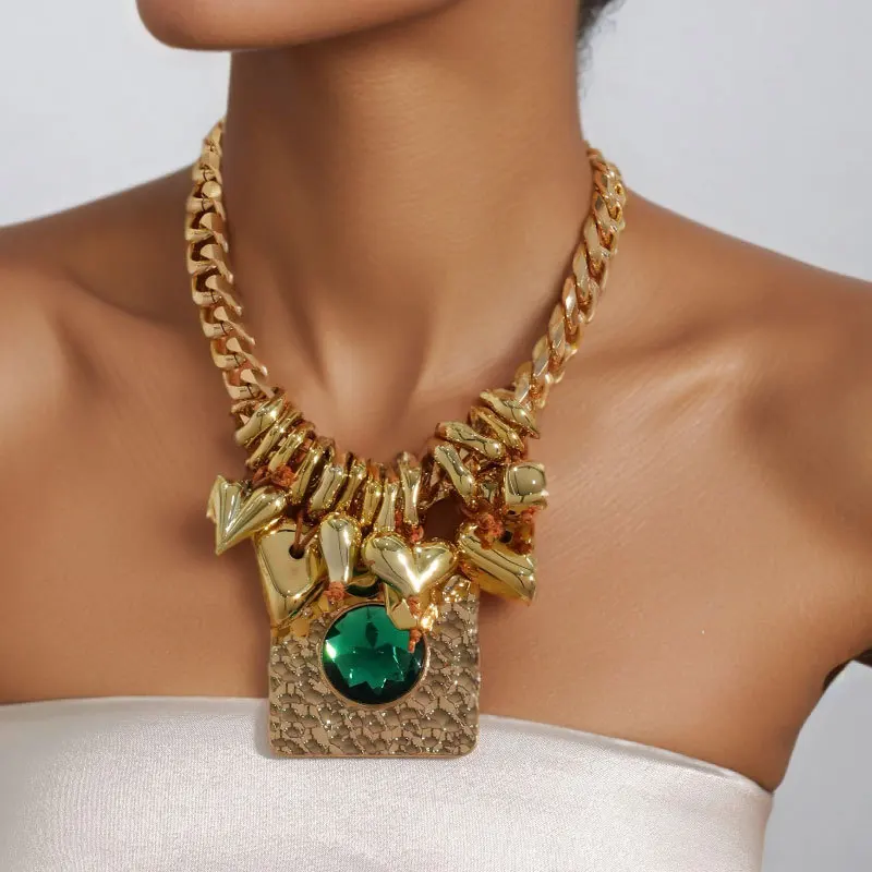 

1Pc Gold Multi-layered Chain Necklace With Hammered Square Pendant And Colorful Ornaments,A Retro,Glamorous,And Stylish Necklace