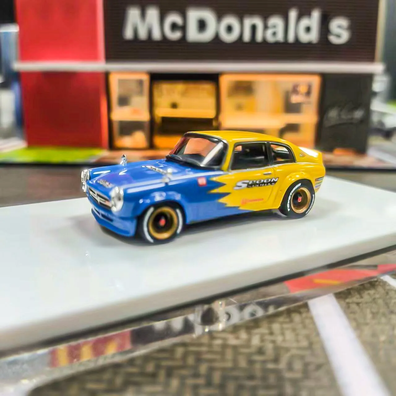 YTM 1:64 S800 ملعقة كلاسيكية للسباق الرياضية نموذج الراتنج جمع السيارة