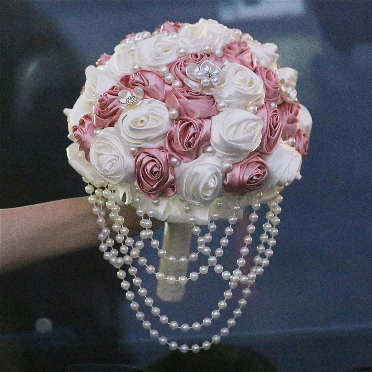 

Creamy Rose Satin Rose Bridal Bouquet with Pearl Pendant for Bride Bridesmaid Wedding