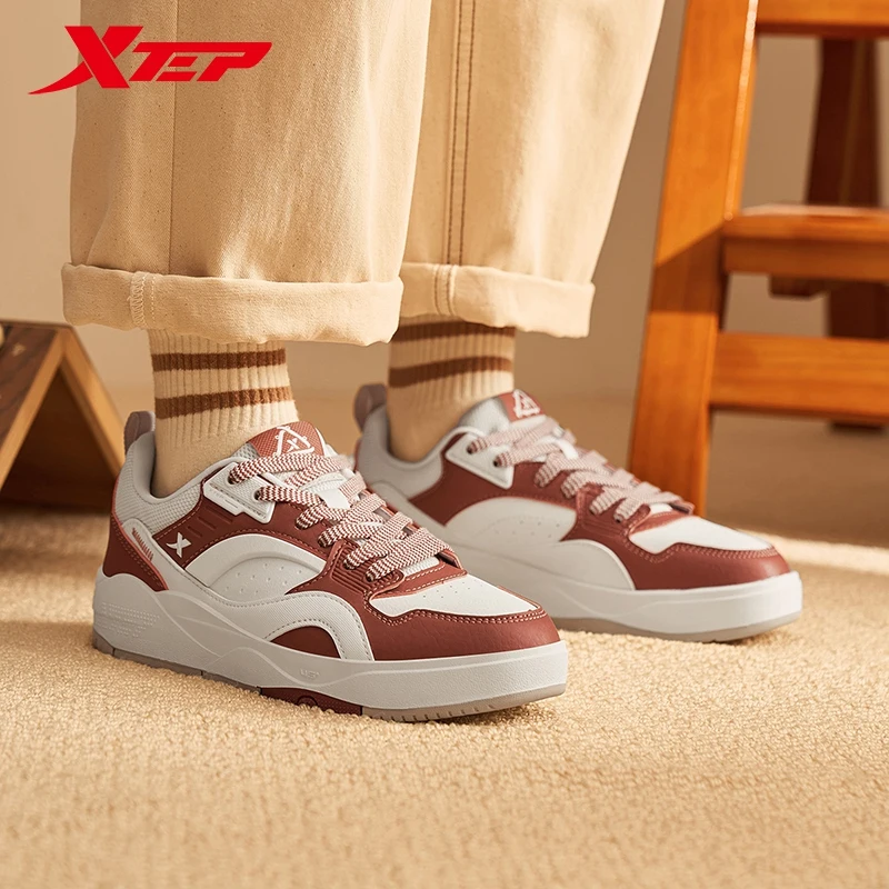 Xtep Low Top Skateboarding Shoes for Women  Winter Wrapping Leather Height-increasing Leisure Sports Shoes 976418310010