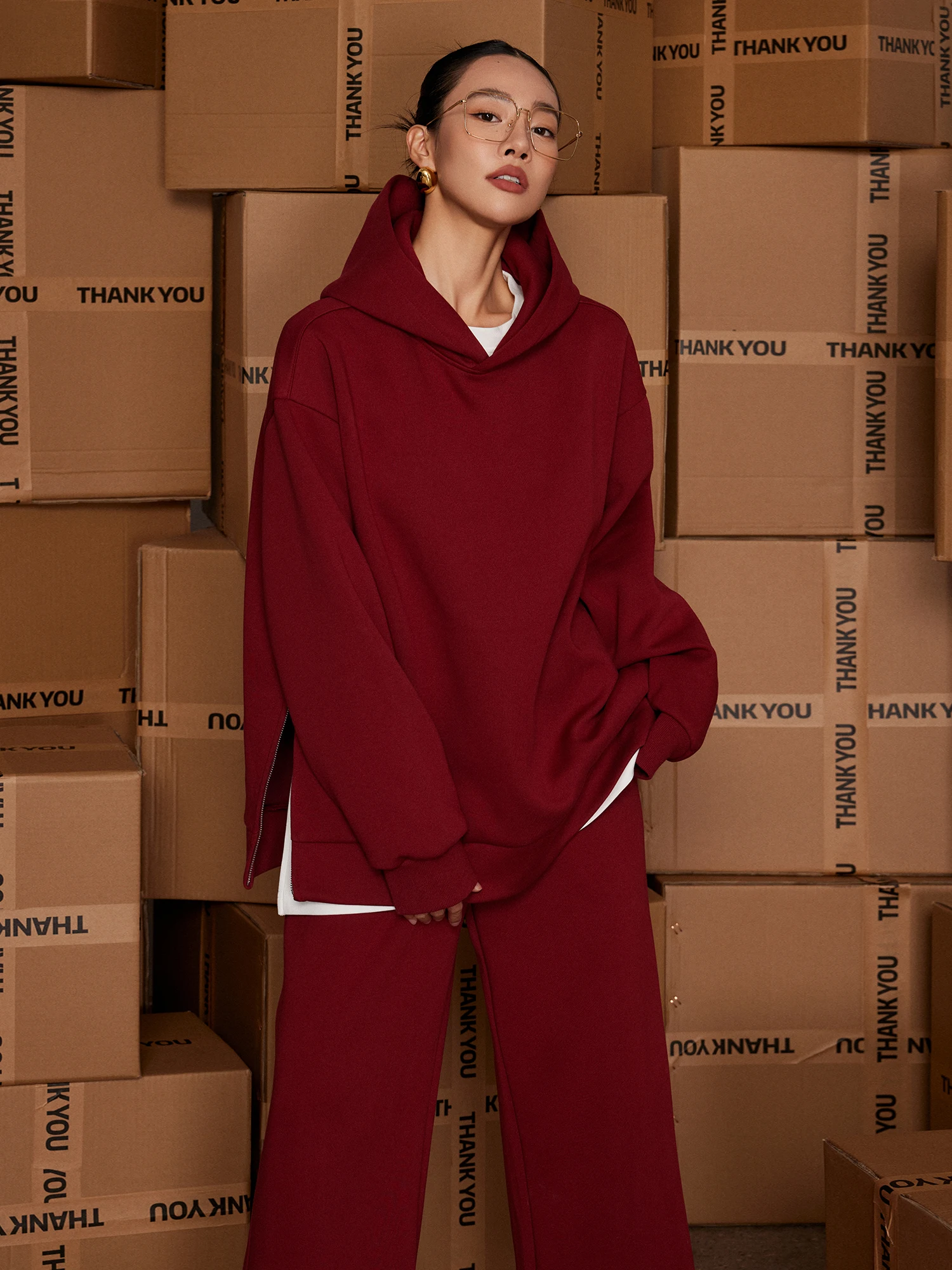 

Модный комплект из худи с капюшоном и брюк с боковой молнией, повседневный костюм-двойка для женщин