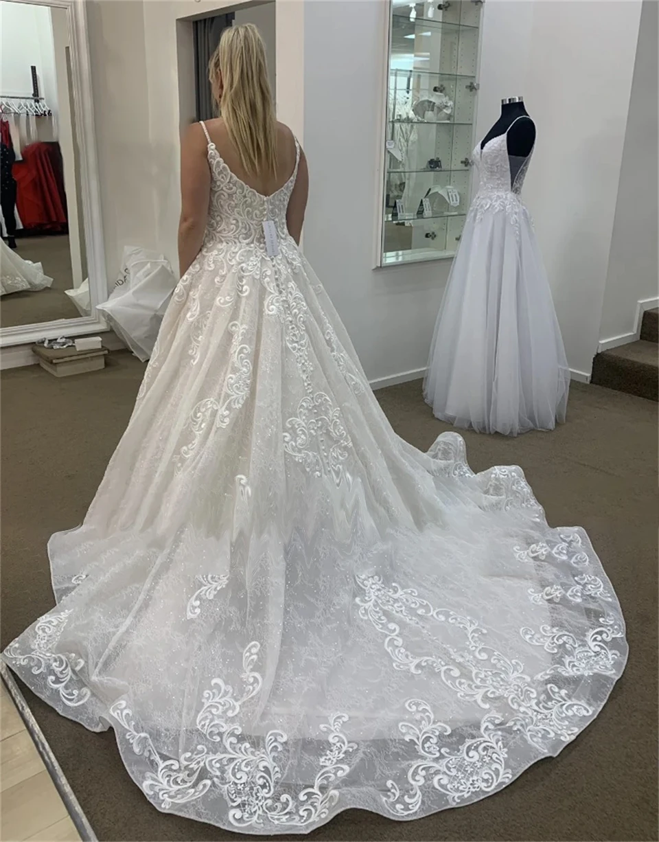 Affascinante cinghia di Spaghetti con scollo a v Appliques Tulle a-line abiti da sposa per le donne 2024 corte treno abiti da sposa Vestidos De Novia